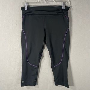 Athleta Athletic Cropped Capri Workout Gym Pants Black Womans Size Small